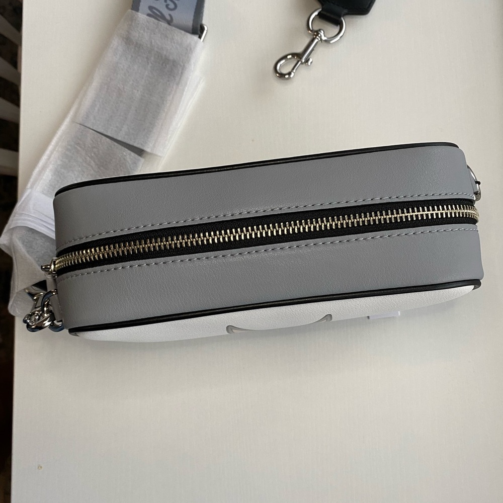 NWT Marc Jacobs Looney toons Bugs Bunny Camera Bag Crossbody - Picture 3 of 8